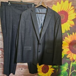 Clairborne Mens suit pants & jacket charcoal gray pre-owned